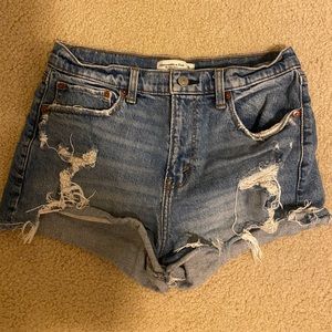 size 28/6, abercrombie mom shorts